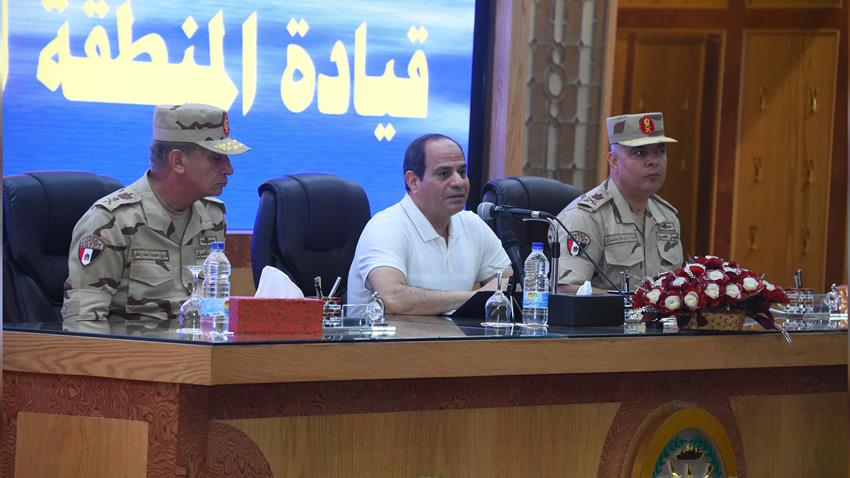 الرئيس عبد الفتاح السيسي يؤدي صلاة الجمعة بقيادة المنطقة الشمالية العسكرية