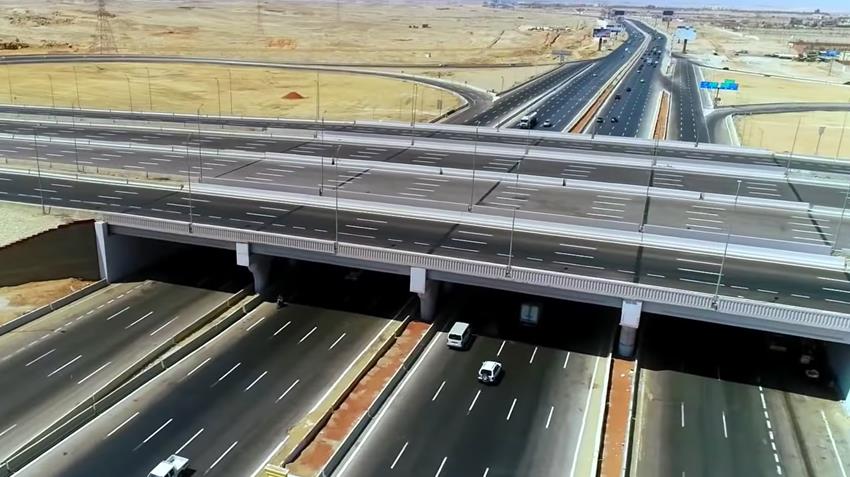 كوبري تقاطع الطريق الدائري الأوسطي مع طريق القاهرة – السويس