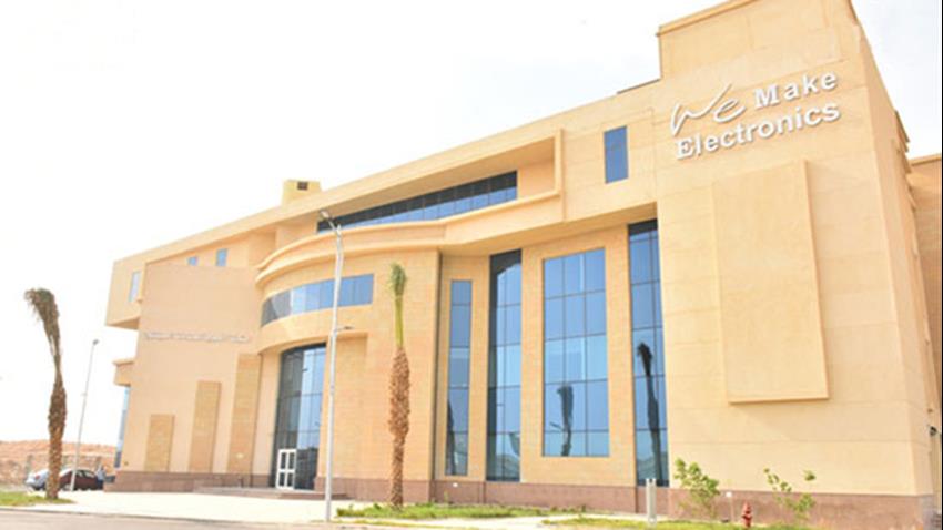 خطين إنتاج للتليفونات المحمولة المصرية بالمنطقة التكنولوجية بأسيوط