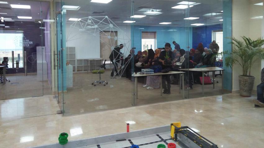 مجمع الإبداع بالمنطقة التكنولوجية ببرج العرب