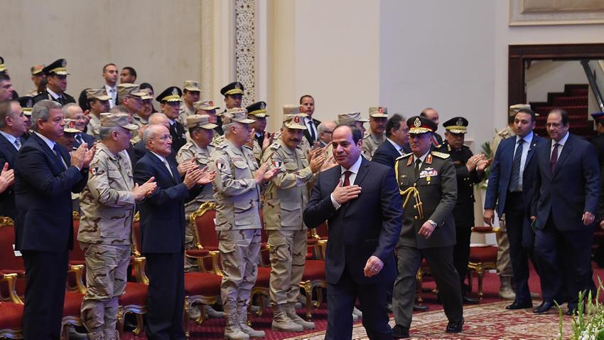 شارك الرئيس عبد الفتاح السيسي اليوم في فعاليات الندوة التثقيفية التي نظمتها إدارة الشئون المعنوية