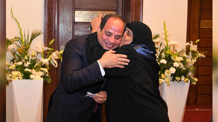 شارك الرئيس عبد الفتاح السيسي اليوم في فعاليات الندوة التثقيفية التي نظمتها إدارة الشئون المعنوية