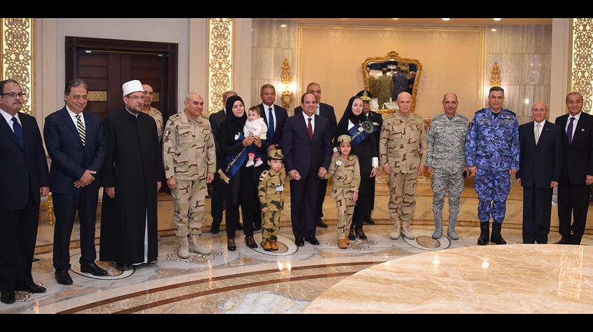 شارك الرئيس عبد الفتاح السيسي اليوم في فعاليات الندوة التثقيفية التي نظمتها إدارة الشئون المعنوية
