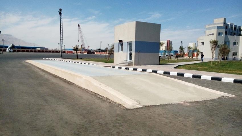 ميناء بدر الجاف بالأدبية بمحافظة السويس