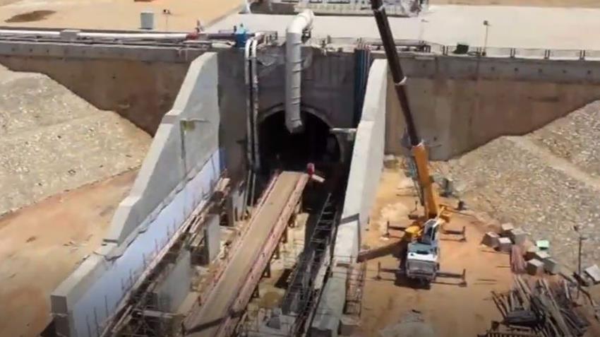 الانتهاء من حفر نفق الشهيد أحمد حمدي "2" أسفل قناة السويس وخروج الحفار شرق القناة