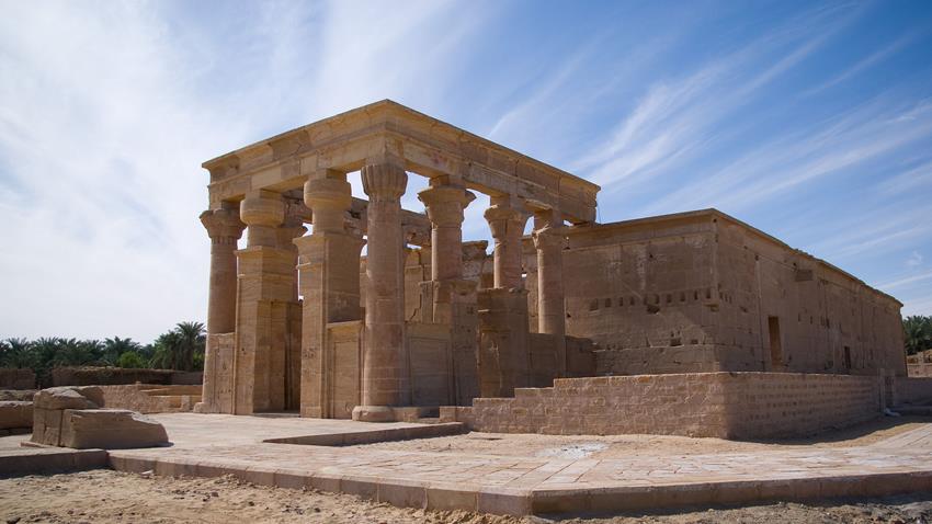 ترميم معبد هىبس بالواحات الخارجة