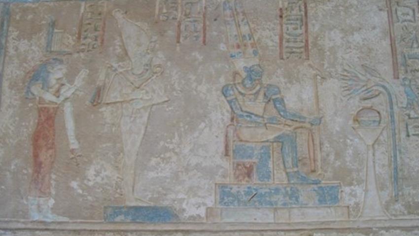 ترميم معبد هىبس بالواحات الخارجة