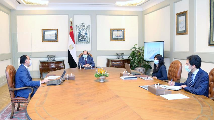 الرئيس عبد الفتاح السيسي يجتمع برئيس مجلس الوزراء ووزيرة التعاون الدولي