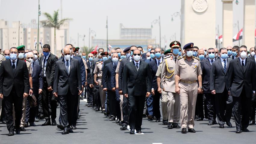 الرئيس عبد الفتاح السيسي يتقدم الجنازة العسكرية لتشيع جثمان الفريق / محمد العصار