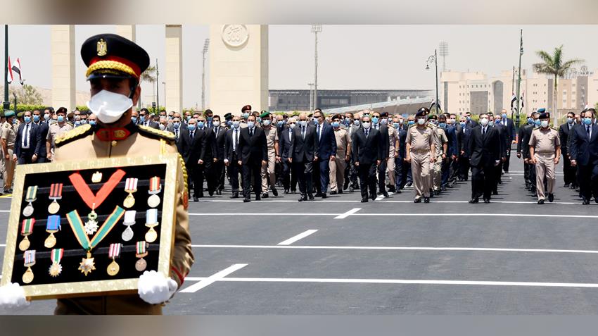 الرئيس عبد الفتاح السيسي يتقدم الجنازة العسكرية لتشيع جثمان الفريق/ محمد العصار