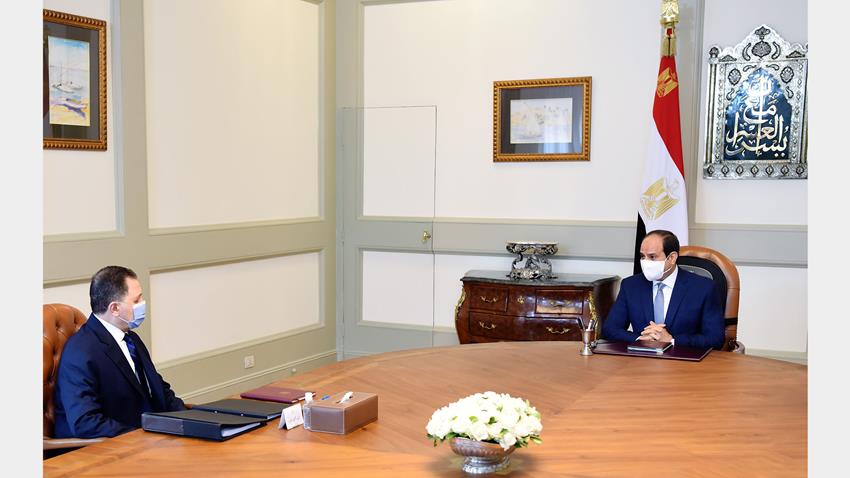الرئيس عبد الفتاح السيسي يجتمع مع وزير الداخلية