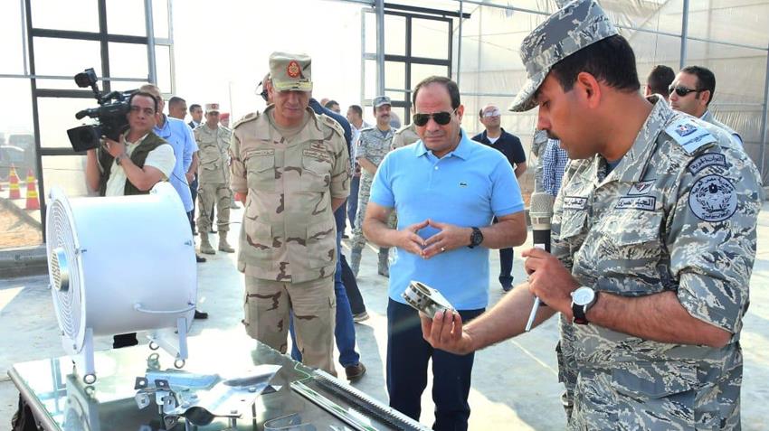 الرئيس السيسي يتفقد أحد القواعد الجوية ومشروع مستقبل مصر