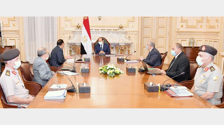 Le Président Al-Sissi se réunit avec le 1er ministre et certain nombre de responsables