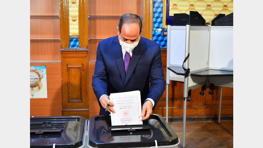 الرئيس عبد الفتاح السيسي يدلي بصوته في انتخابات مجلس الشيوخ