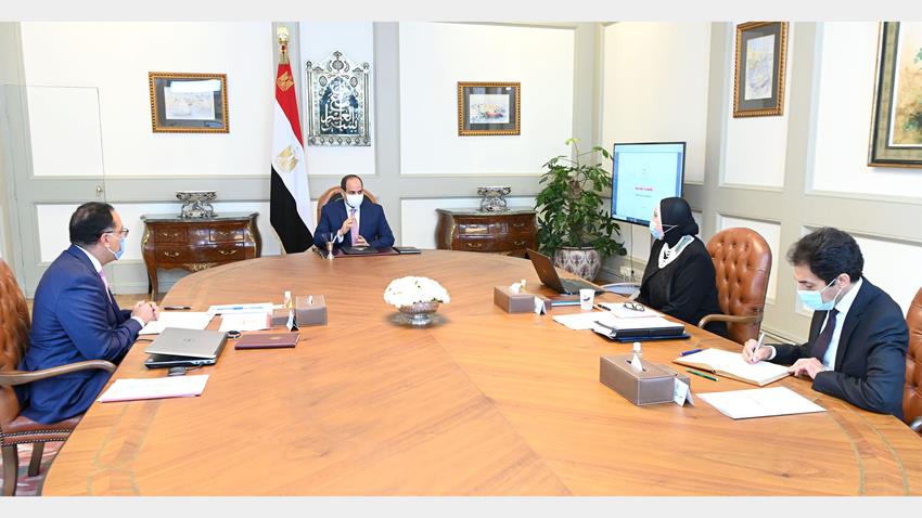 الرئيس عبد الفتاح السيسي يجتمع مع رئيس مجلس الوزراء ووزيرة التجارة والصناعة 13/8/2020