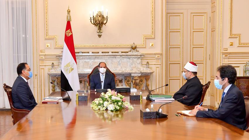 الرئيس عبد الفتاح السيسي يجتمع برئيس مجلس الوزراء ووزير الأوقاف