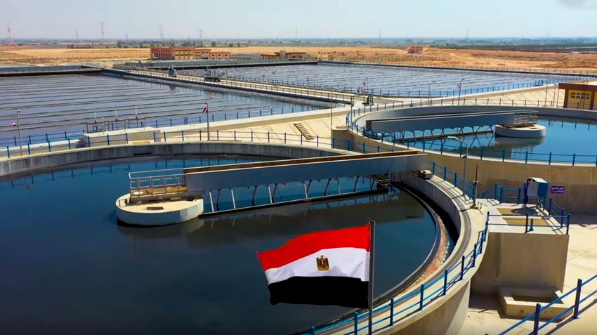 المرحلة الأولى لمحطة المعالجة الثلاثية بمدينة برج العرب الجديدة 
بطاقة 115 ألف م3 / يوم على مساحة 55 فدان بتكلفة 230,3 مليون جنيه.
المحطة بطاقة 115 ألف م3 / يوم كمرحلة أولى على مساحة 55 فدان بتكلفة 230,3 مليون جنيه، المحطة ليها مجموعة من الملحقات: محطة رفع مياه الري المعالجة ثلاثيًا بتكلفة 70 مليون جنيه.
مكونات المحطة:
-	مبني المصافي وفاصل الرمال. 
-	عدد 3 أحواض ترسيب دائرية.
-	عدد 3 أحواض تهوية.
-	عدد 3 أحواض ترسيب نهائي.
-	عدد 6 فلاتر رملية.
-	مرحلة الكلور.
-	عدد 3 أحواض تركيز حماة.
-	مبني الموزعات والمولدات.
-	بيارة التصافي.
-	محطة الرفع الموقتة: عنبر به عدد 3 طلمبة.
-	محطة الري تتكون من (عنبر طلمبات به عدد 6 طلمبة ومبني مولدات ومحولات و2 خزان أرضي) 

المرحلة الأولى من محطة المعالجة الثلاثية للصرف الصحي بالإسكندرية