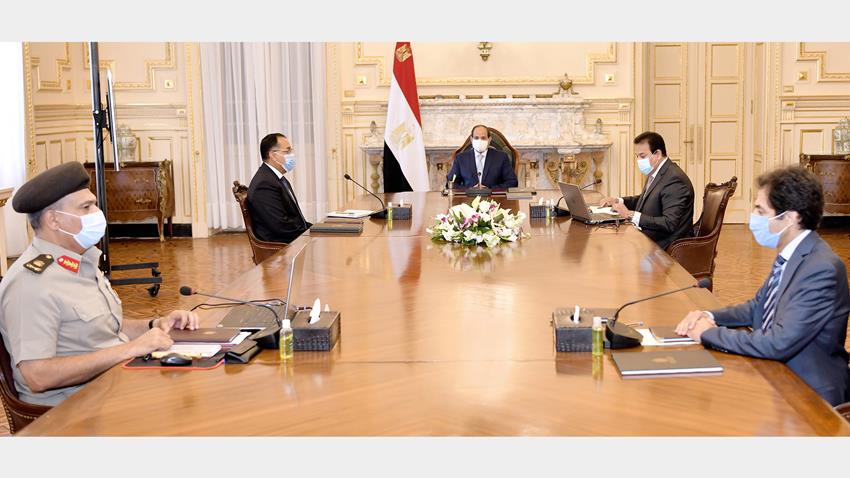 الرئيس عبد الفتاح السيسي يجتمع برئيس مجلس الوزراء ووزير التعليم العالي ورئيس الهيئة الهندسية ق.م