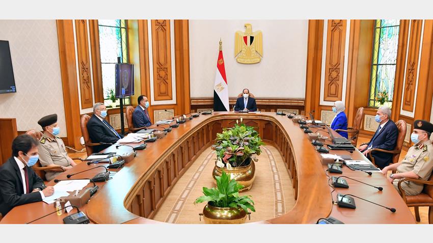 Le Président Al-Sissi se réunit avec le PM, la ministre de la Santé et d’autres responsables