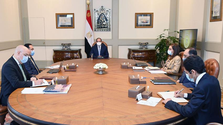 الرئيس عبد الفتاح السيسي يعقد اجتماعًا لتناول استعراض مشروعات تنمية الساحل الشمالي الغربي 20/09/2020
