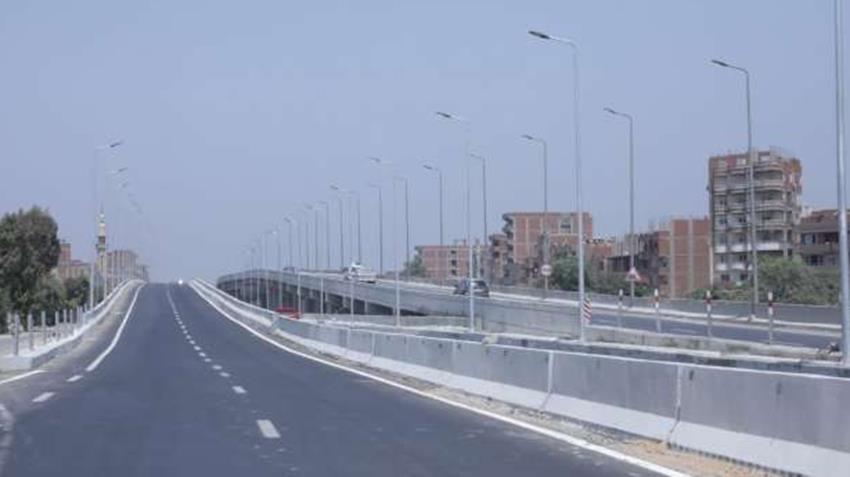 المرحلة الأولى من إنشاء كوبري أسنيت بكفر شكر