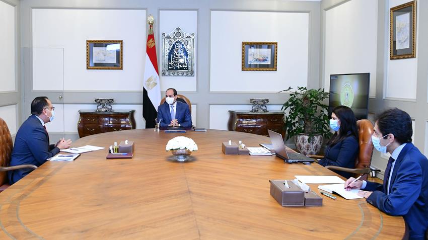 الرئيس عبد الفتاح السيسي يجتمع برئيس مجلس الوزراء ووزيرة التعاون الدولي