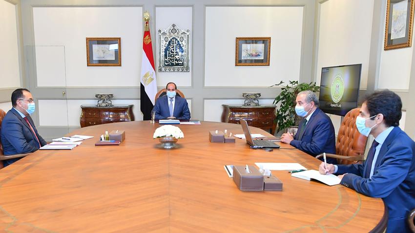 الرئيس عبد الفتاح السيسي يجتمع برئيس مجلس الوزراء ووزير التموين والتجارة الداخلية