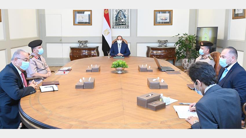 الرئيس عبد الفتاح السيسي يجتمع برئيس هيئة الإمداد والتموين ومدير إدارة الخدمات البيطرية للقوات المسلحة