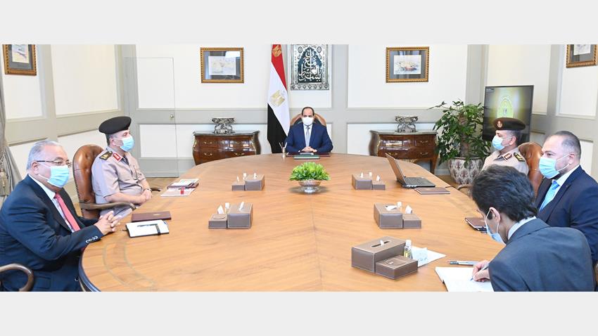 الرئيس عبد الفتاح السيسي يجتمع برئيس هيئة الإمداد والتموين ومدير إدارة الخدمات البيطرية للقوات المسلحة