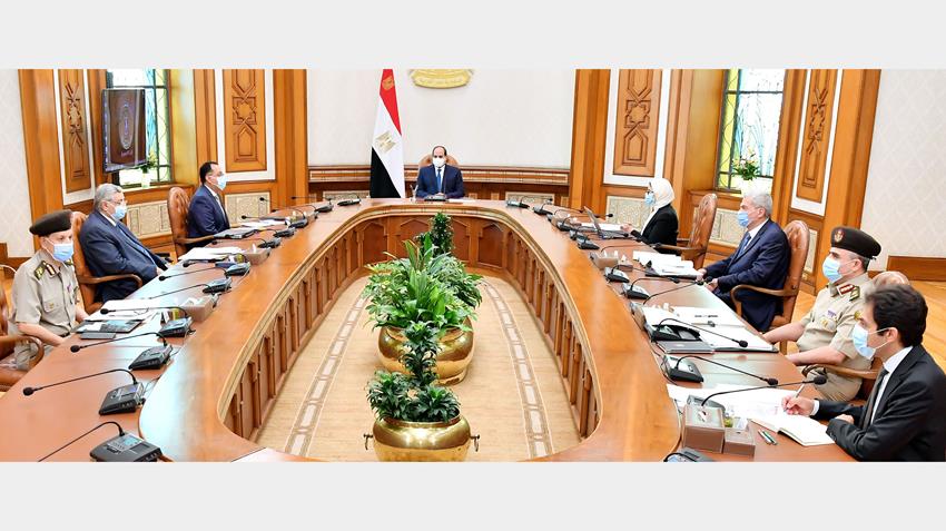 Le Président Al-Sissi se réunit avec le PM, la ministre de la santé et certains responsables