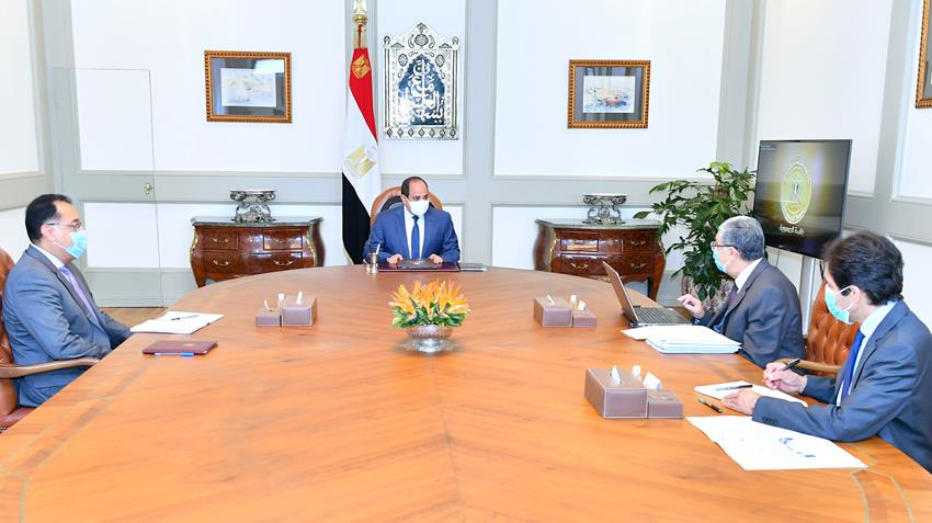 الرئيس عبد الفتاح السيسي يجتمع برئيس مجلس الوزراء ووزير الكهرباء والطاقة المتجددة 14/10/2020
