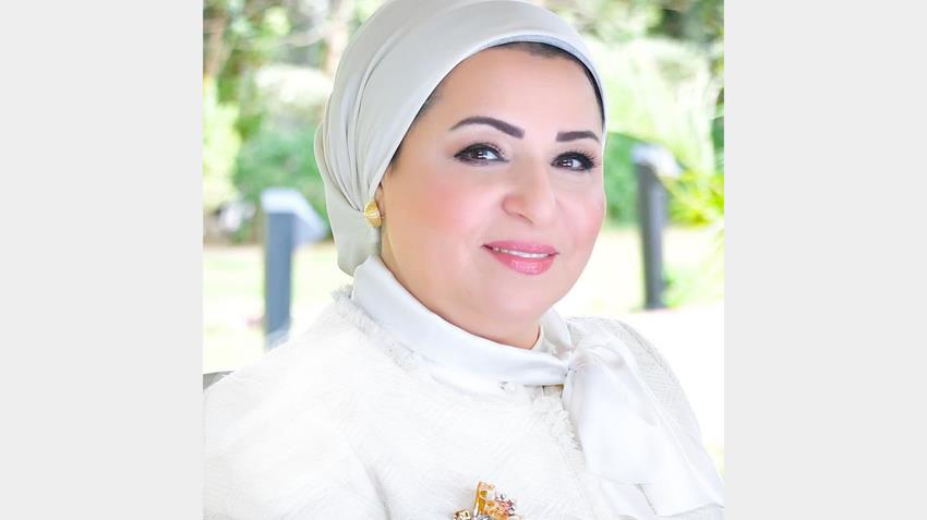 السيدة الأولى تنعي السيدة سناء محمد رضا والدة الشهيد البطل العقيد أحمد صابر منسي