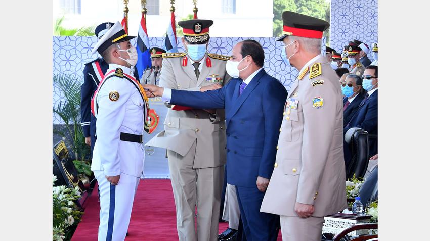 الرئيس عبد الفتاح السيسي يشهد حفل تخرج الكليات العسكرية بالكلية الحربية