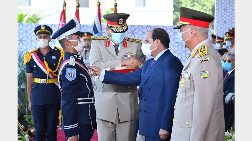 الرئيس عبد الفتاح السيسي يشهد حفل تخرج الكليات العسكرية بالكلية الحربية