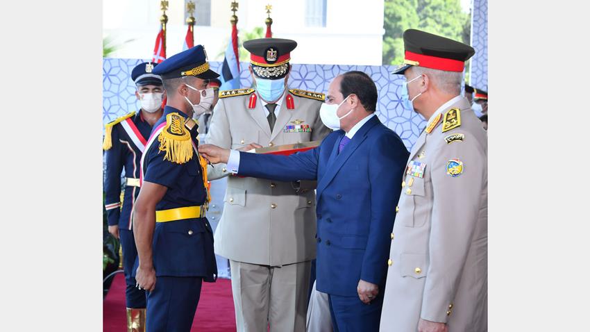 الرئيس عبد الفتاح السيسي يشهد حفل تخرج الكليات العسكرية بالكلية الحربية