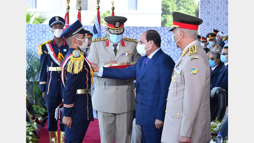 الرئيس عبد الفتاح السيسي يشهد حفل تخرج الكليات العسكرية بالكلية الحربية