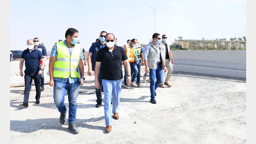 الرئيس عبد الفتاح السيسي يتفقد عددًا من مشروعات الطرق بالقاهرة الكبرى
