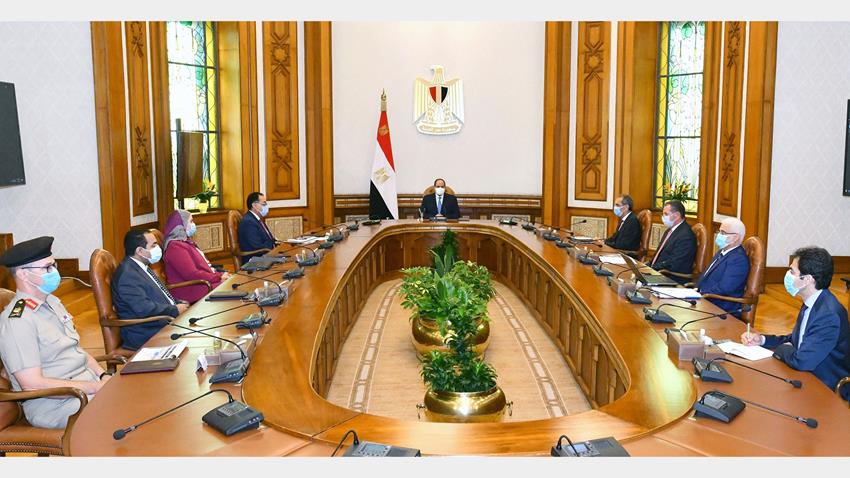 President El-Sisi Meets with PM and Several Ministers and Officials