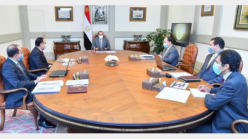 الرئيس عبد الفتاح السيسي يجتمع برئيس مجلس الوزراء ووزير المالية ونائبيه للسياسات المالية والخزانة