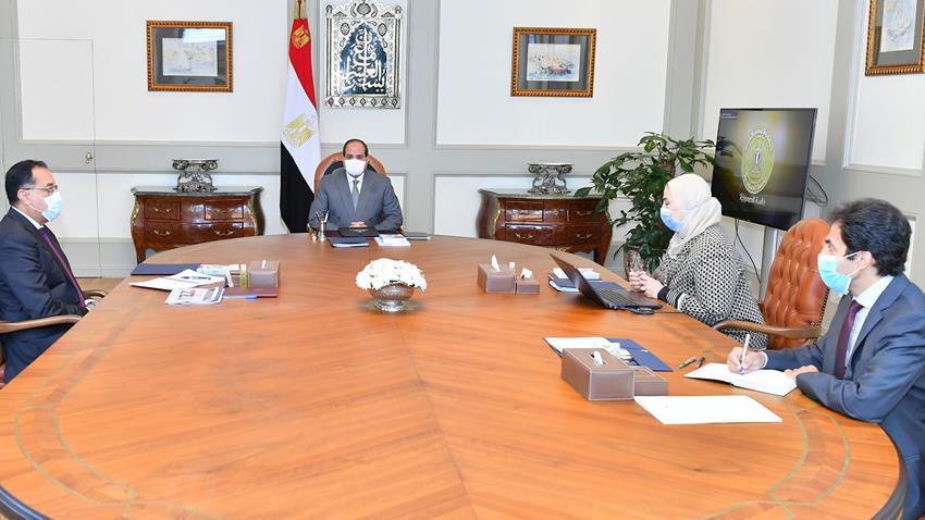 Le Président Al-Sissi se réunit avec le PM et la ministre de la solidarité socilae