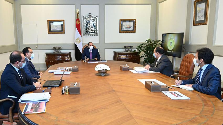 President El-Sisi Holds Meeting with the PM, MoF and Vice Minister of Finance for Fiscal Policies