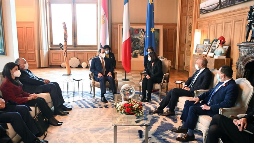 Le Président Al-Sissi rencontre le maire de Paris