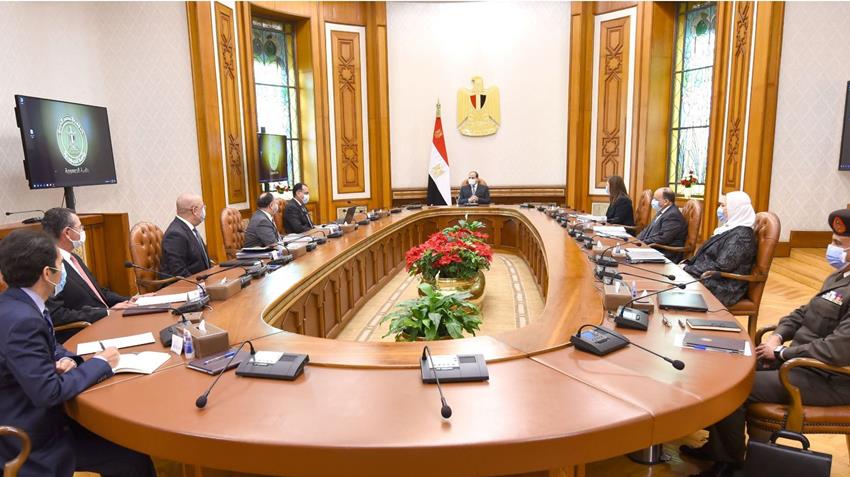 الرئيس عبد الفتاح السيسي يجتمع برئيس مجلس الوزراء وعدد من السادة الوزراء والمسئولين