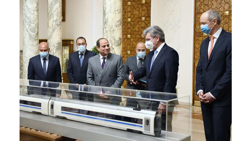 Le Président Al-Sissi accueille le PDG du groupe allemand Siemens