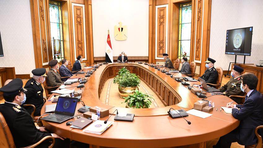 الرئيس عبد الفتاح السيسي يطلع على تطوير منشآت وزارة الداخلية على مستوى الجمهورية