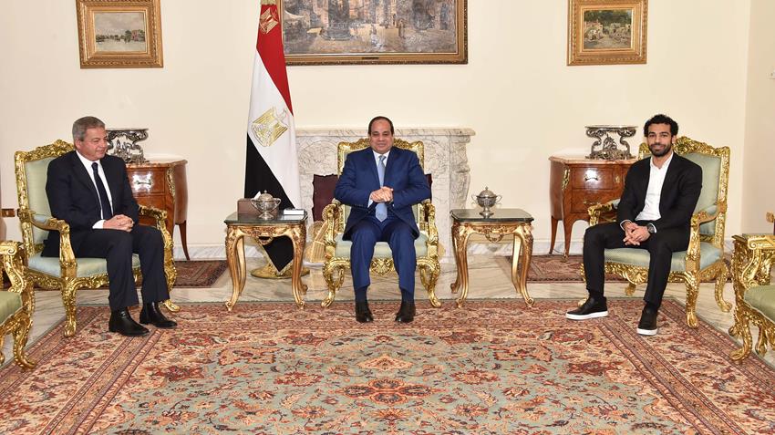 الرئيس عبد الفتاح السيسي يستقبل اللاعب محمد صلاح