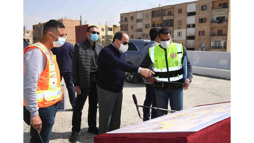 President El-Sisi Makes a Tour of Inspection of Roads and Axes Development Projects in East Cairo