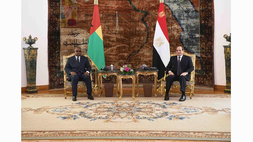 Le Président Al-Sissi accueille son homologue bisseau guinéen à Al-Ittihadiya