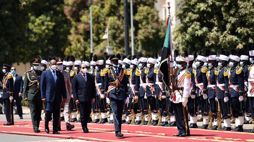 الرئيس عبد الفتاح السيسي يلتقي رئيس مجلس السيادة الانتقالي السوداني