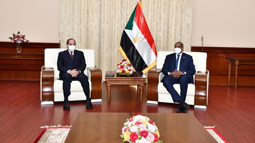 Le Président Al-Sissi rencontre le chef du conseil souverain de transition soudanais